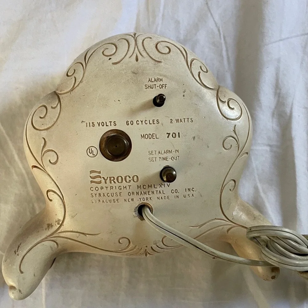 Vintage‎ 1964 Syroco Model 701 Electric Alarm Clock Ornate Resin